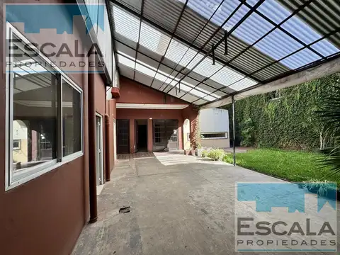 Casa 15 ambientes con 7 baños