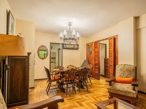 DEPARTAMENTO 3 AMBIENTES + DEPENDENCIA. BALCON AL FRENTE. BALVANERA ZONA CONGRESO