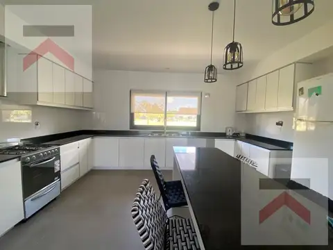 Casa en Alquiler de 3 dormitorios