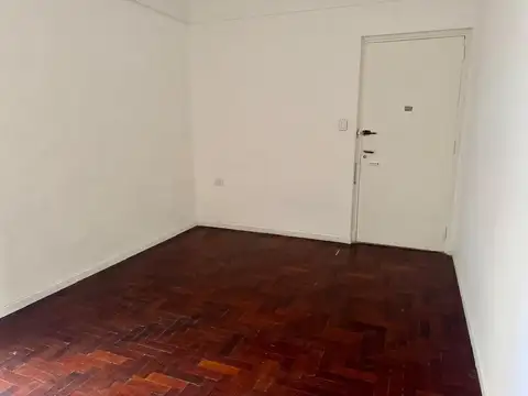 Av. Independencia 4200, Piso 1