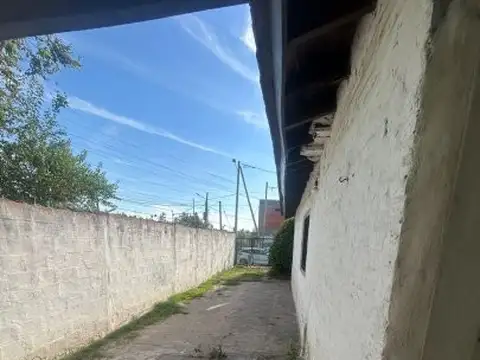 Casa en Alquiler con 2 cocheras