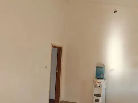 Casa 6 ambientes con 1 baño