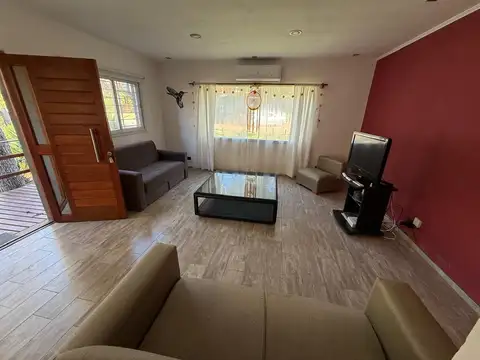 Casa 3 ambientes con 2 baños