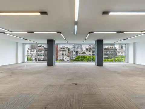 Oficina en Alquiler con 2 cocheras