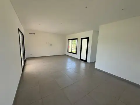 Casa en Alquiler en El Aljibe, USD 1.350