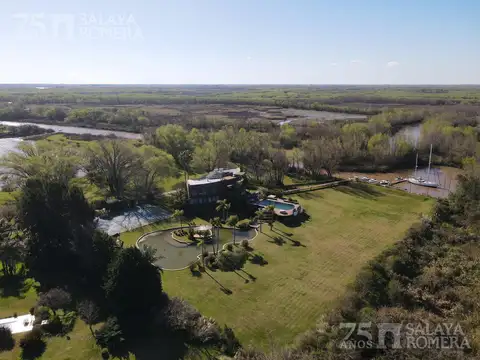 Casa 9 ambientes con 5 baños