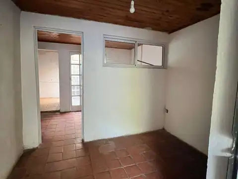 Casa 3 ambientes con 1 baño