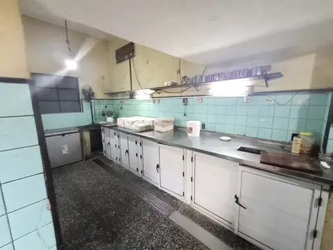 Local en Venta Via Púb.