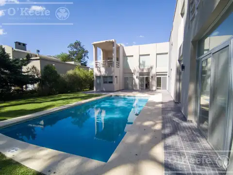 Casa en Alquiler al Oeste