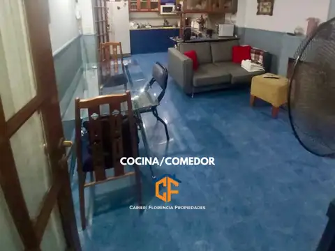 Casa 5 ambientes con 2 baños