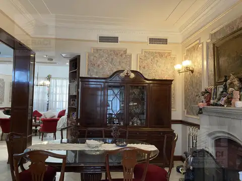 Casa 6 ambientes con 4 baños