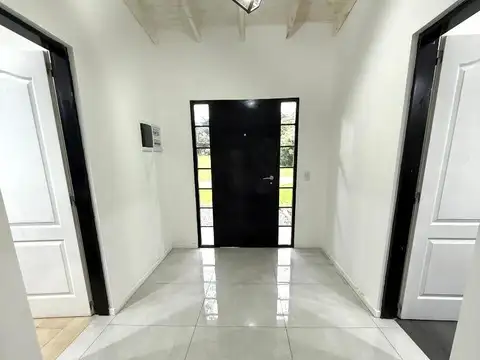 Casa en Country Barrancas de San Benito a 4 cuadras del mar.