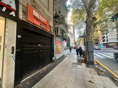 Av. Santa Fe  al 2300