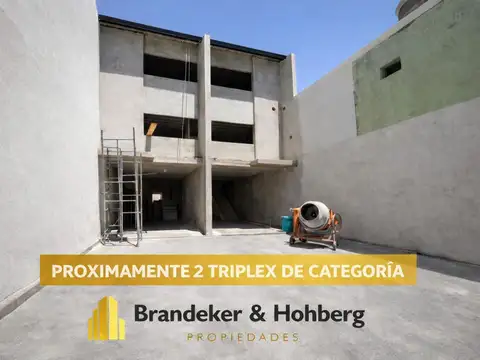 Exclusivo Triplex 5 Ambientes · Cochera Doble · Jardín y Galería
