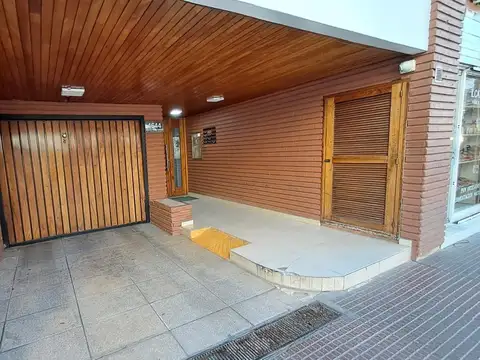 Pacifico Rodriguez  al 4600