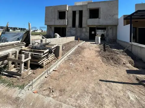 Dúplex a estrenar en Docta Urbanización – 3 dormitorios