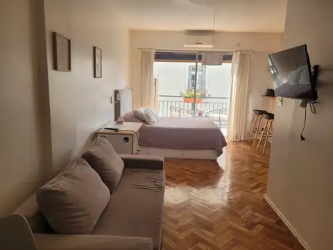 Presidente José Evaristo Uriburu 1500