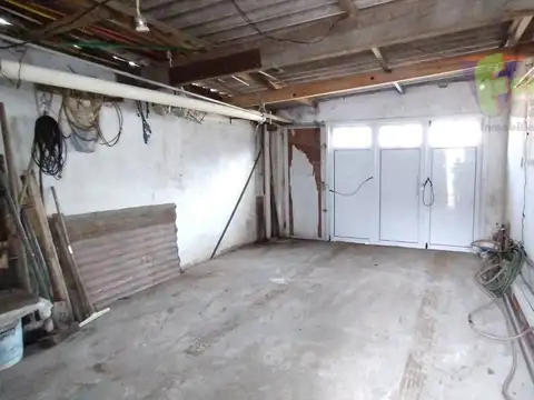 Vivienda Ideal y Fuente de Ingresos - Múltiples Unidades en Block