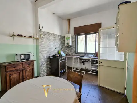 Casa 4 ambientes con 2 baños