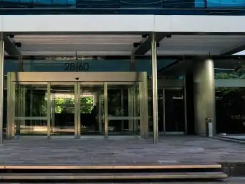 Oficina en Alquiler con 22 cocheras