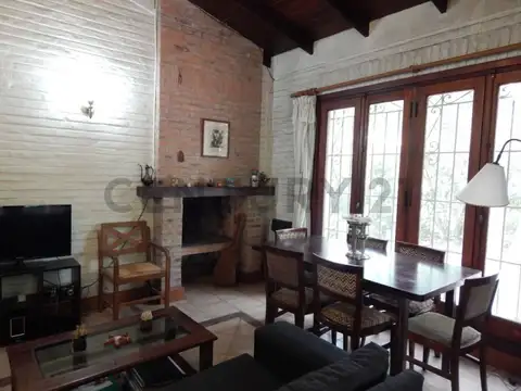 Casa en Venta con 1 cochera