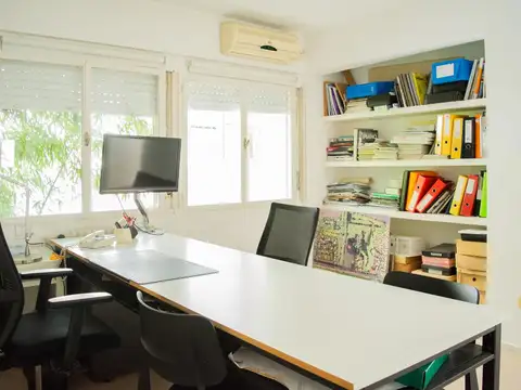 Casa 7 ambientes con 2 baños