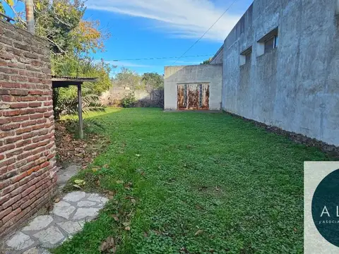Casa en Venta con 5 cocheras