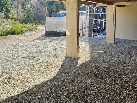 Venta de cochera + baulera en Haakon Urbano.