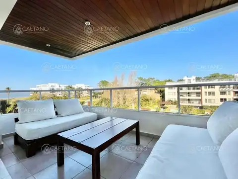 Apartamento de Dos Dormitorios en Venta Punta del Este