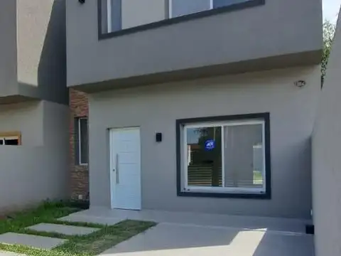 Depto Tipo Casa en Venta con 3 cocheras