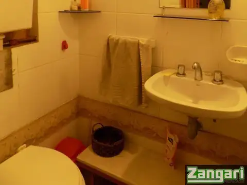 Depto Tipo Casa 4 ambientes con 2 baños