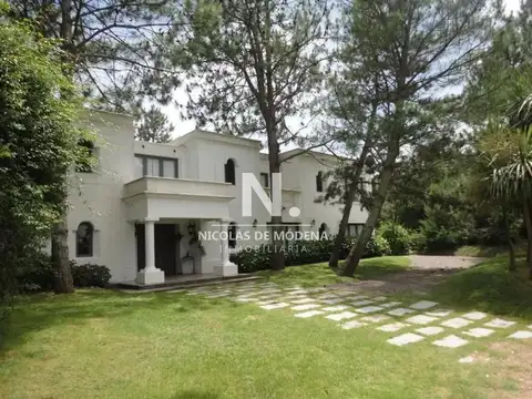 Casa de Cinco Dormitorios en Suite - Punta del Este