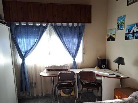 Casa en General Rodríguez, zona centrica, con salida a dos calles