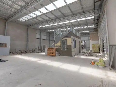 Alquiler Galpon a estrenar 577m Totales  250m2 Cub