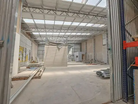 Alquiler Galpon a estrenar 577m Totales  250m2 Cub