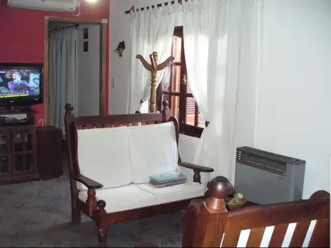 Venta casa 4 ambientes con cochera Vicente Lopez