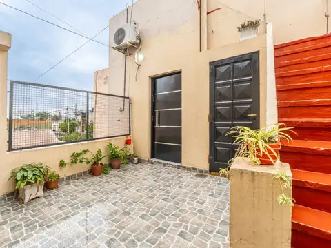 CASA MULTIFAMILIAR CON LOCAL LOTE PROPIO