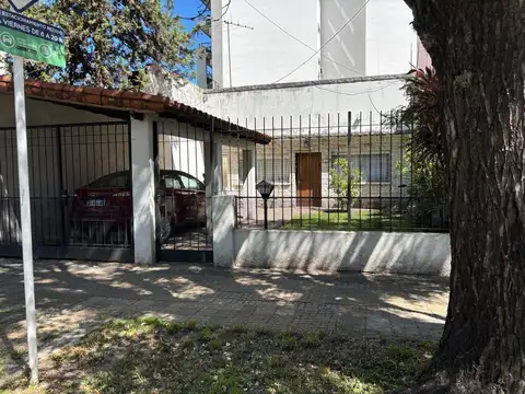 Venta Casa 3 amb Garaje y Doble Jardín, Caseros