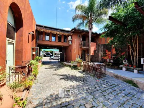 Paseo de Compras con Estacionamiento - Acc. x 2 calles - Pleno Centro Luján