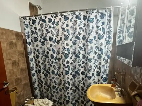 Casa céntrica con jardin de invierno en venta, General Las Heras