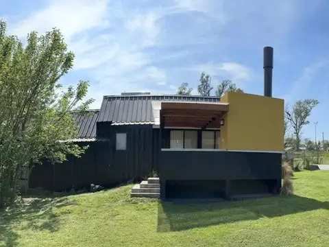 Avenida Esteban Lonne 1200