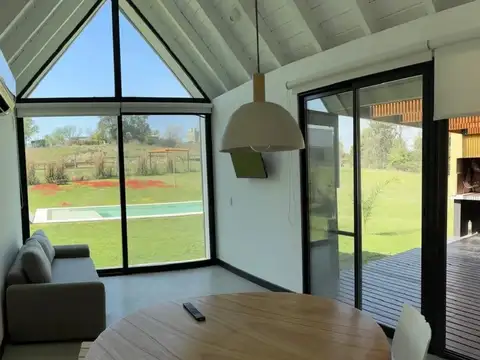 Avenida Esteban Lonne 1200