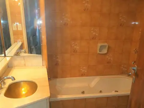 Depto Tipo Casa 4 ambientes con 2 baños