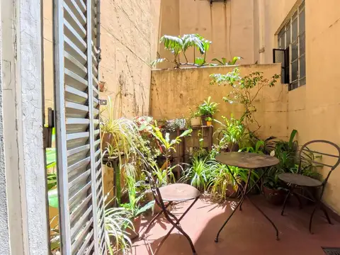 Depto Tipo Casa en Venta 90 años