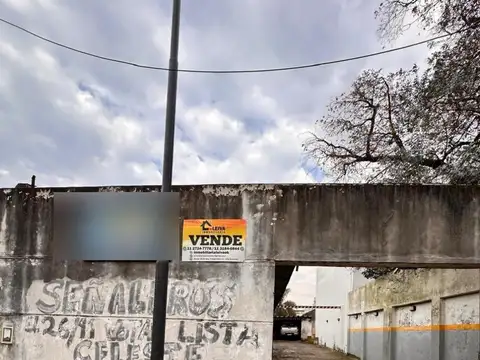 Lote en Venta .  243 mt2  en calle San Martín  6950