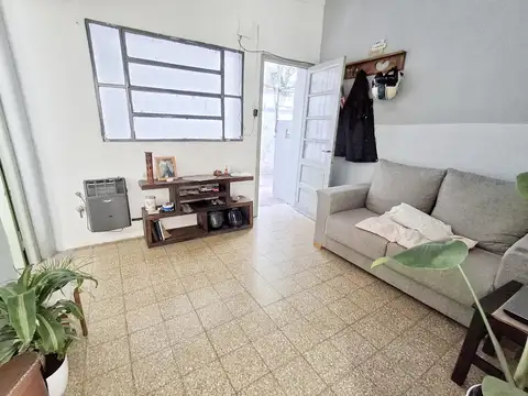 Casa 4 ambientes con 1 baño