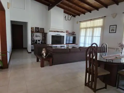 Casa en Venta en Lujan, USD 315.000