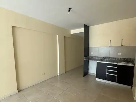 Monoambiente amplio en alquiler - Flores