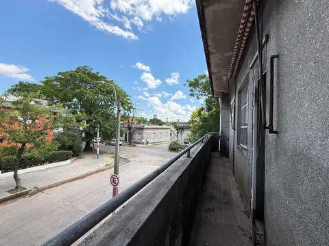 Venta PH Prado 2 dormitorios y servicio .