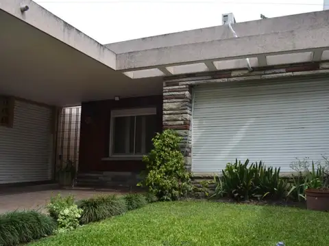 Hermosa casa en Centro de Ituzaingó Sur lote de 8.66x43.30